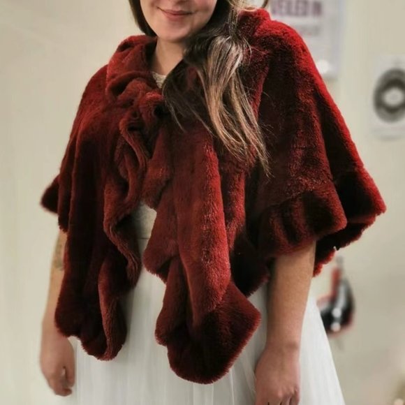Faux fur shawls - Picture 7 of 8